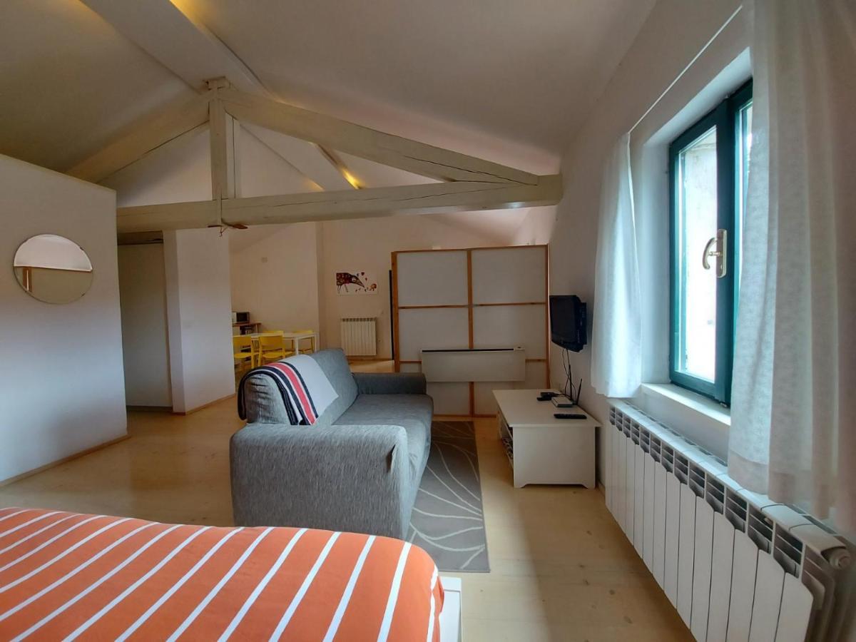 Apartmaji Hedera Komen 外观 照片